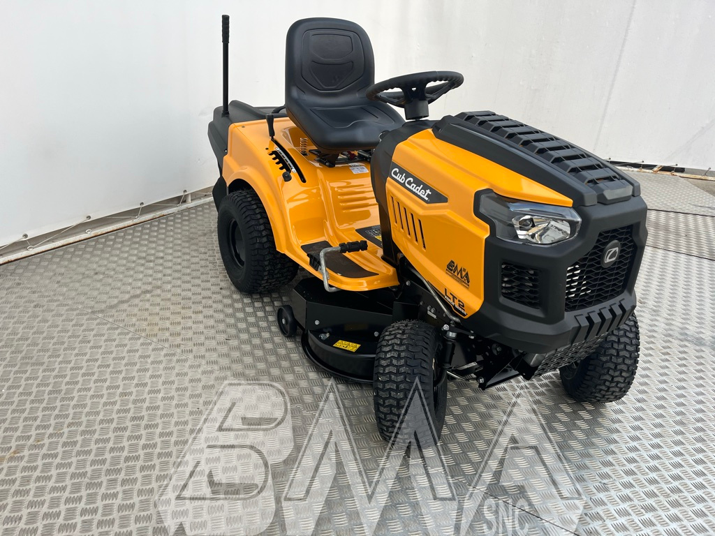 CUB_CADET_LT2_NR92_TRATTORINO_CON_RACCOLTA_17.jpg