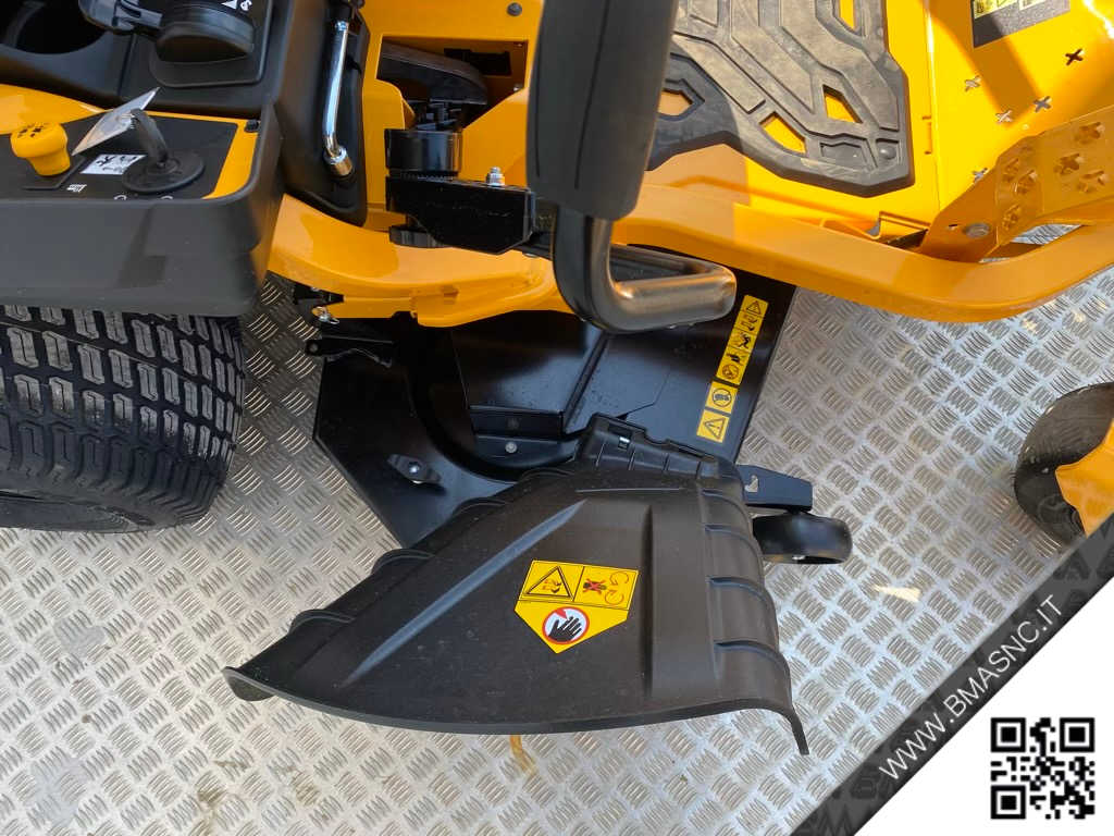 CUB_CADET_XZ5_137_TRATTORINO_TOSAERBA_A_LEVE_8.jpg